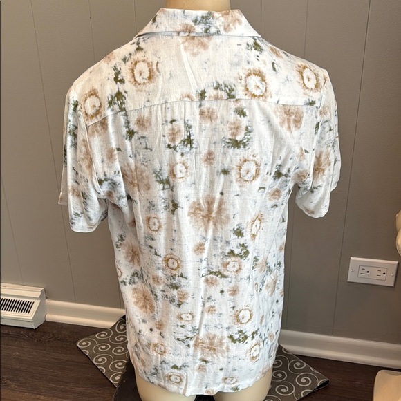 Brown and White Casual Button Down Shirt with Tropical Design - Picture 4 of 5